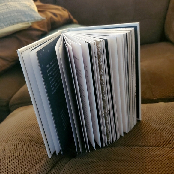 🆕 The Little Book of Witchcraft - Picture 3 of 4